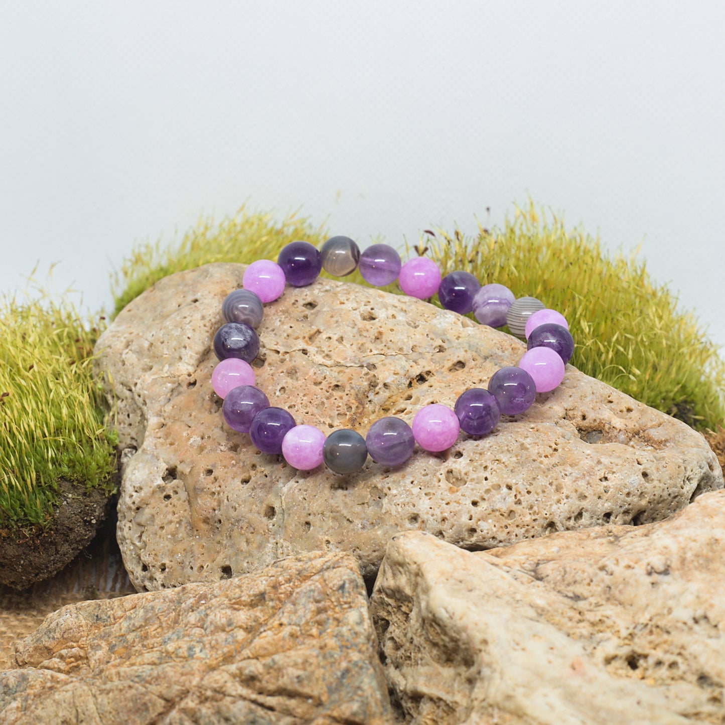 Гривна от полускъпоценни камъни