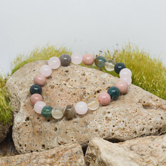 Гривна от естествени камъни