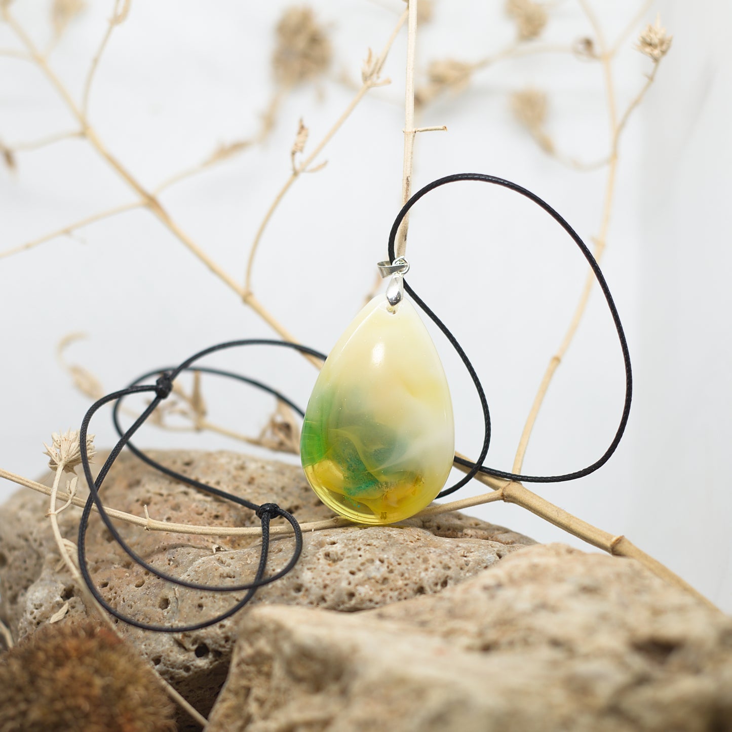 Колие с медальон