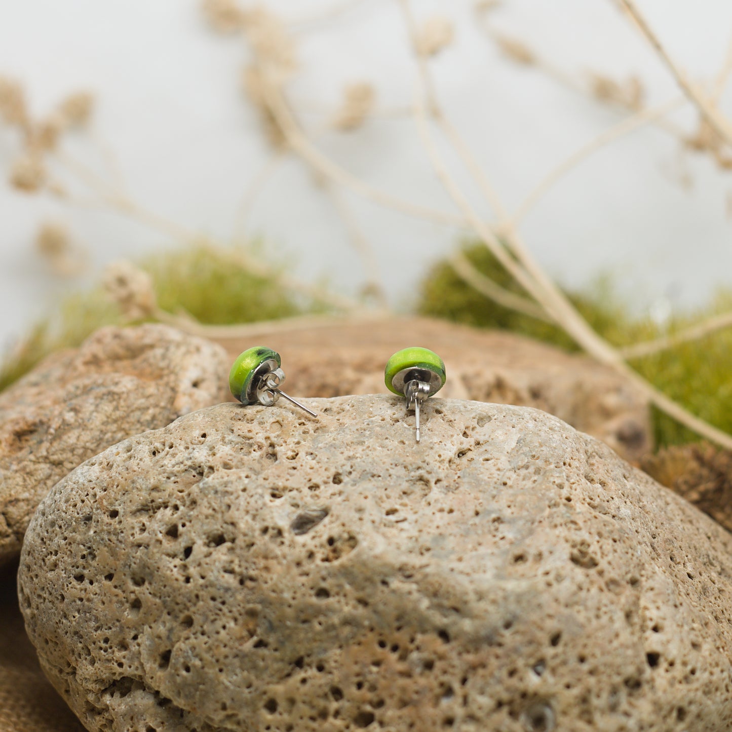 Обеци с винт