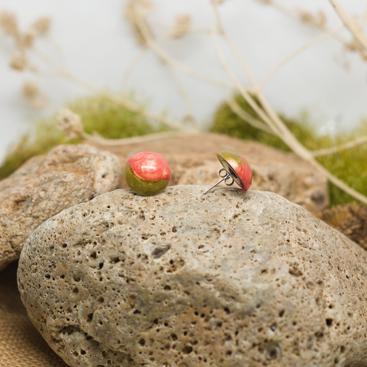 Обеци с винт