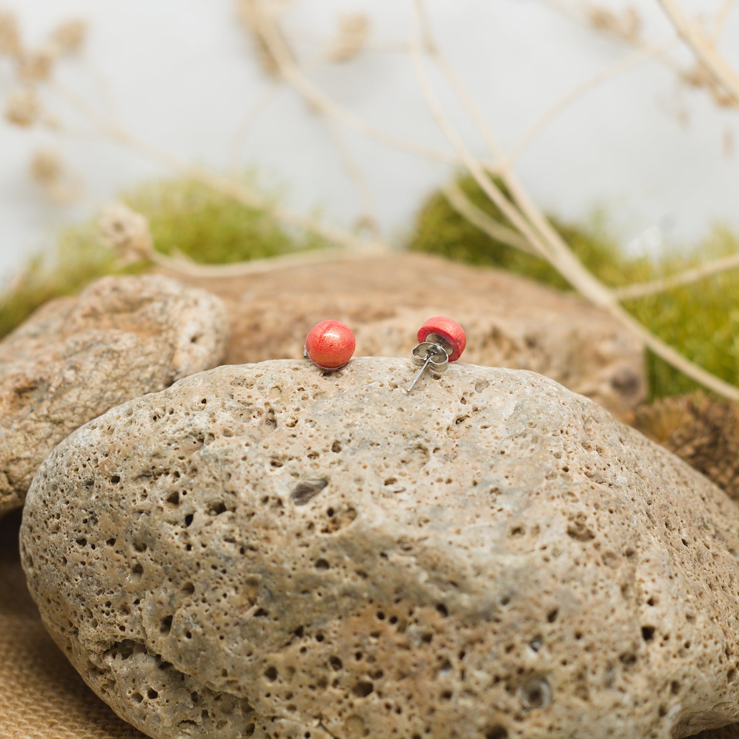 Обеци с винт