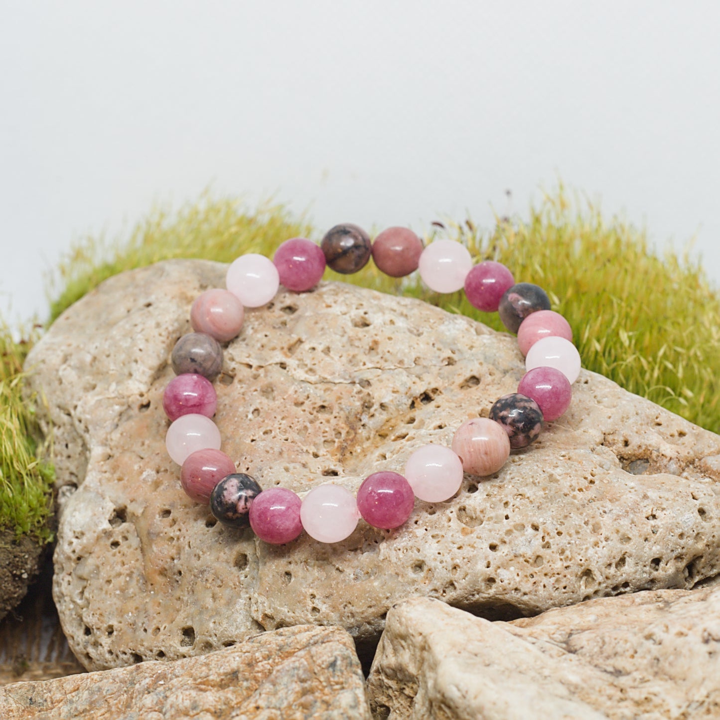 Гривна от естествени камъни