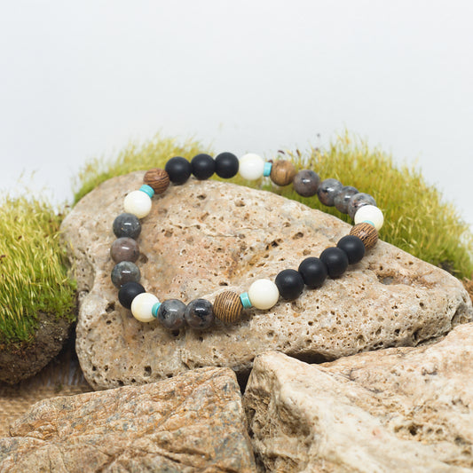 Гривна от естествени камъни