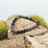 Гривна от естествени камъни