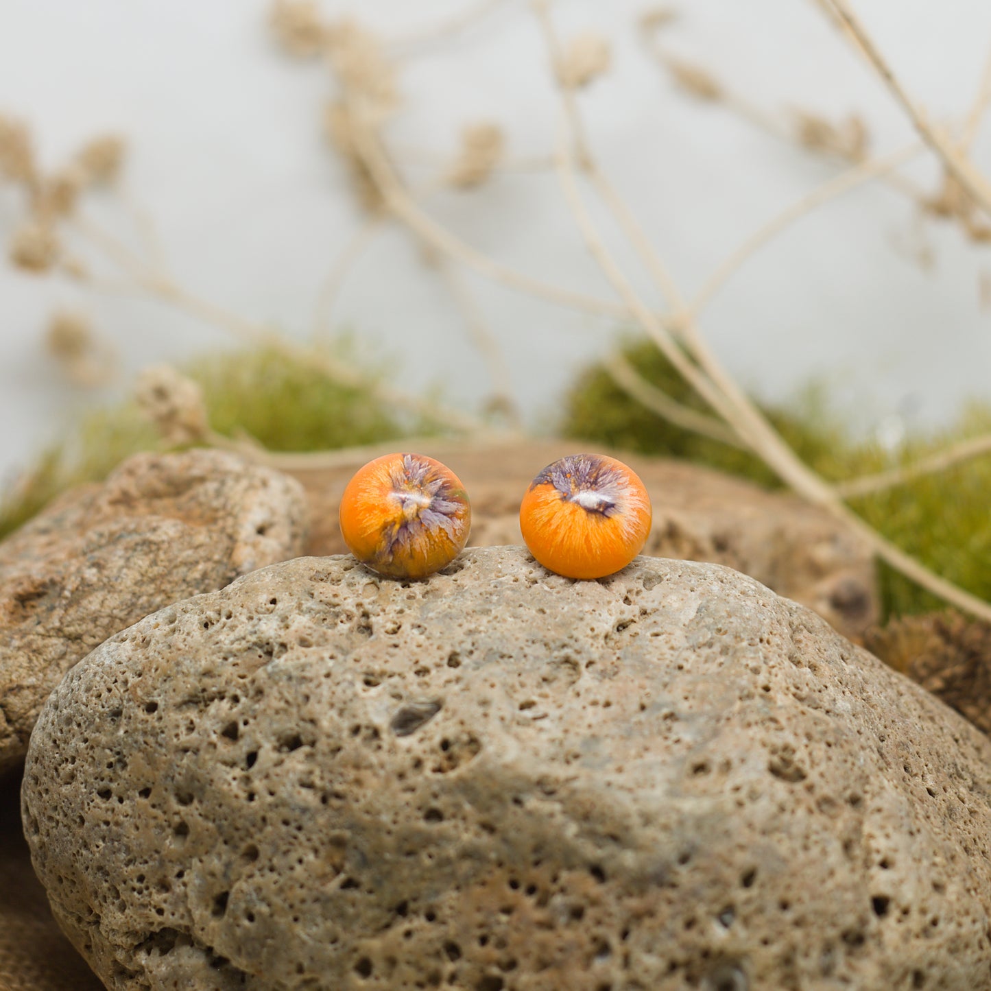 Обеци с винт