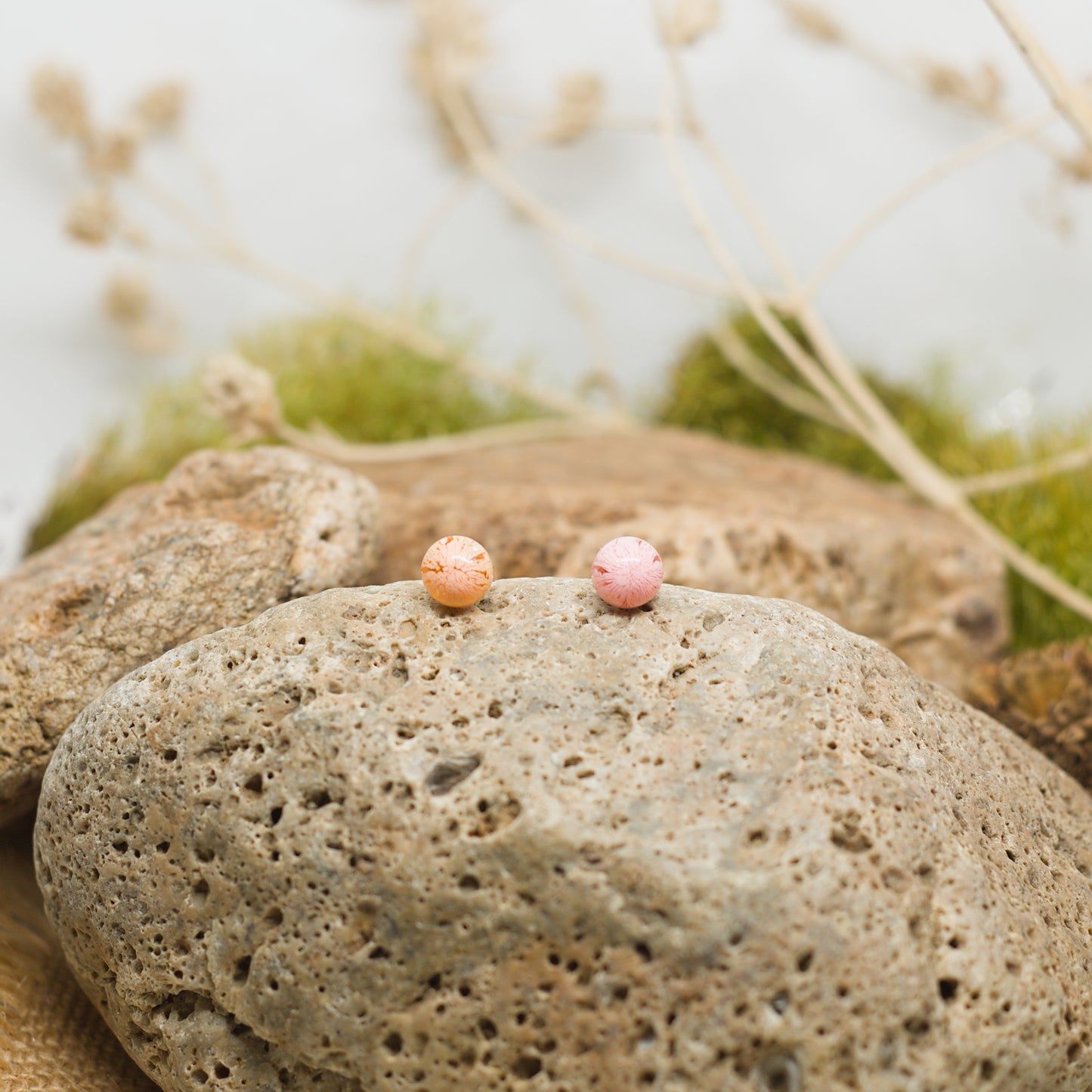 Обеци с винт